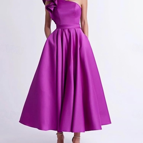 unknown Dresses & Skirts - Elegant Purple One-Shoulder Formal/Bridesmaid Dresses Size 8 left NWT